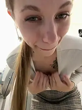 Stripchat Free Porn Cam of Olivia_Jemison