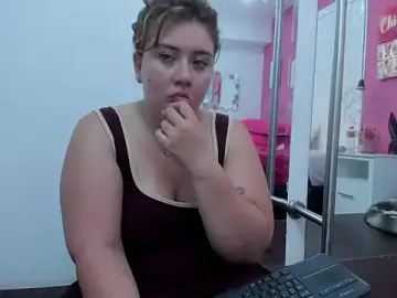 Stripchat Sex Cam of rousse_millers