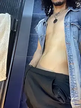 Stripchat Watch Live Sex Cams of vortexxx24_