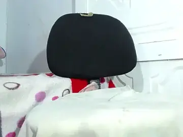 Stripchat Free Porn Cam of Squirter_pussybomb