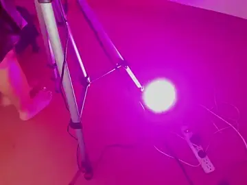 Stripchat Best live sex cam show of isa_cute_1