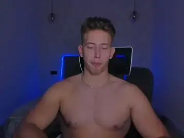 Stripchat Live Porn of find0m_master