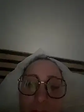 Stripchat Sex Cam of queenlo_xxx