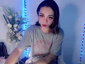 Stripchat Sex Cam of maui_wowie_xxx