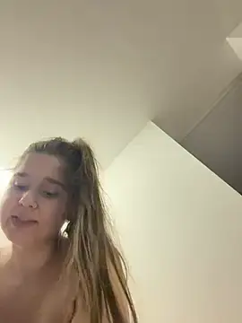 Stripchat Live Sex Cam of HornyGirlH