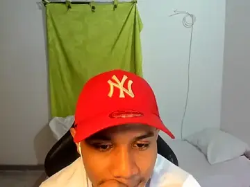 Stripchat Free Porn Cam of corzoethan