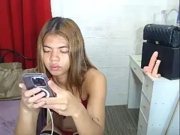 Stripchat Live Sex Cam of InocentTsYhannaUncut