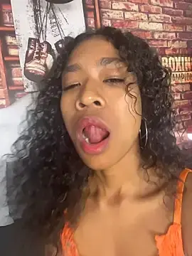 Stripchat Watch Live Sex Cams of SweetCheeksXXX