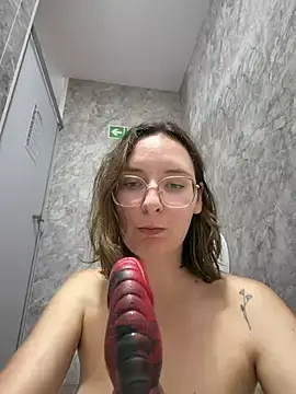 Stripchat Free Live Porn of The_Snowwhitee