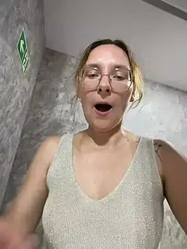 Stripchat Adult Video Chat of The_Snowwhitee