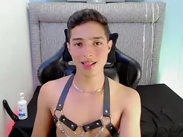 Stripchat Live Porn of Yuztin_little_