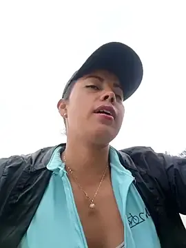 Stripchat Free Live Porn of _andrea30