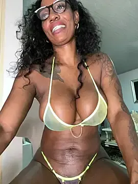 Stripchat Best Webcam of Bustykeyla