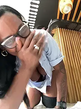Stripchat Watch Live Sex Cams of Bustykeyla