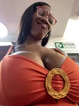 Stripchat Adult Webcams of Bustykeyla