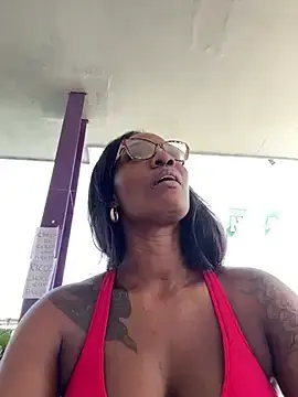 Stripchat Best Webcam of Bustykeyla