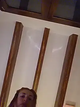 Stripchat Live Sex Cam of kylie_blck