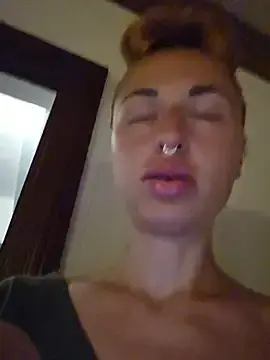 Stripchat Sex Cam of kylie_blck