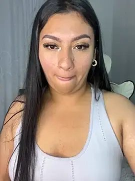 Stripchat Sex Cam of Issa_Santana