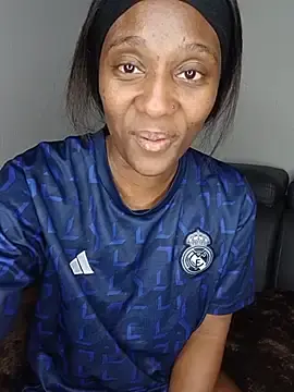 Stripchat Live Sex Cam of Lucy_Blacksilk