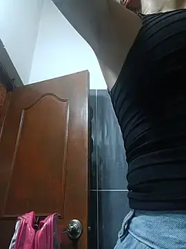 Stripchat Watch Live Sex Cams of LunaZambrano