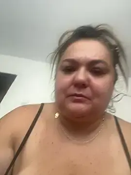 Stripchat Free Porn Cam of MikyVesela