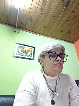 Stripchat Nude Webcam of momismilf544