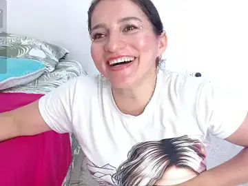 Stripchat Live Sex of Emelyross_