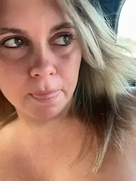 Stripchat Watch Live Sex Cams of Samantha_official