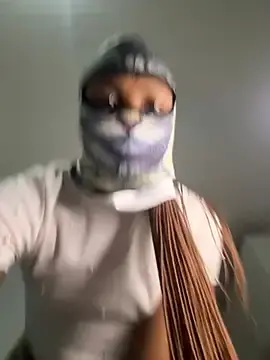 Stripchat Free Porn Cam of StupidNaturalPhatBooty_