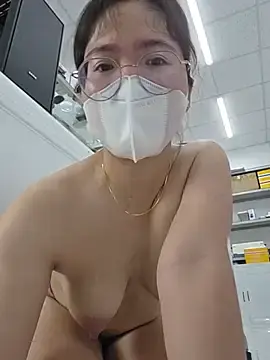 Stripchat Sex Cam of HinaLovely