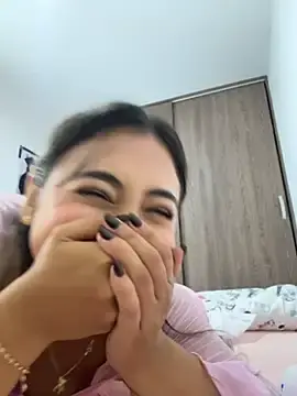 Stripchat Live Sex Cam of MelodyRey__