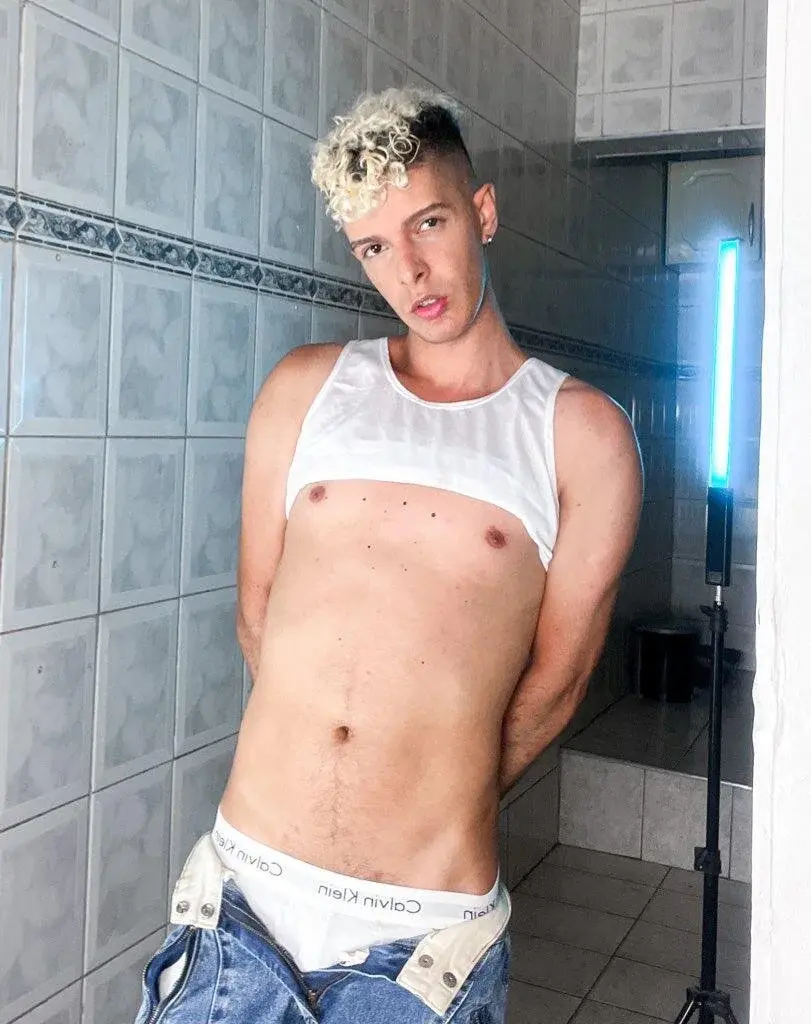 blondetwink