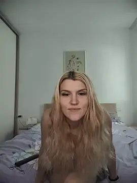 Stripchat Live Sex Cam of HotBlondie69