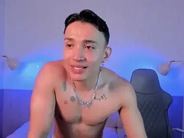 Stripchat Free Porn Cam of kev_cass