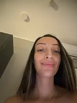 Stripchat Free Live Porn of BelleLouiseVp