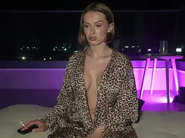 Stripchat Best live sex cam show of HotBella-