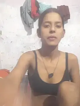 Stripchat Sex Cam of Saloni-Tyagi
