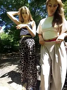 Stripchat Free Porn Cam of caressyourself