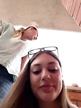 Stripchat Live Sex of caressyourself
