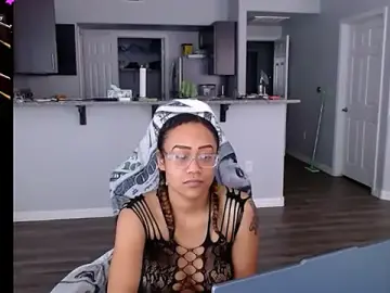 Stripchat Watch Live Sex Cams of ReeseZen