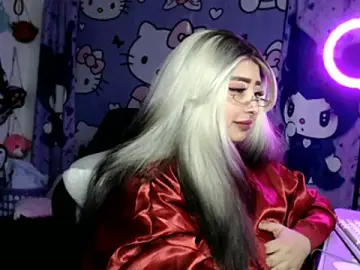 Stripchat Live Sex Cam of lussyevans24