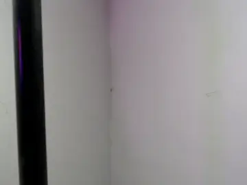 Stripchat Sex Cam of lussyevans24