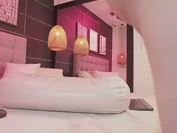 Stripchat Sex Cam of BellaLatinaTS