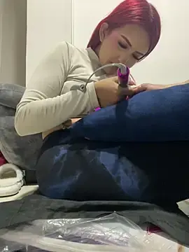 Stripchat Live Sex Cam of SCARLETVELVET_
