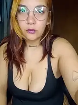 Stripchat Live Sex Cam of kuramaqueen