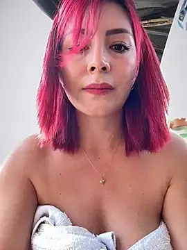 Stripchat Sex Cam of LINDA_PATTY94