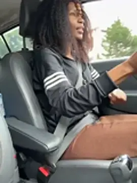 Stripchat Adult Webcam of ShantelSexyYoungMilfie