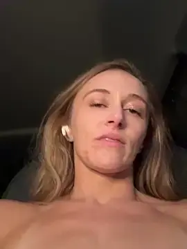 Stripchat Adult Webcams of lunagirl13