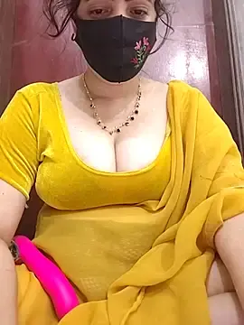Stripchat Adult Webcam of Saanvi-Sen